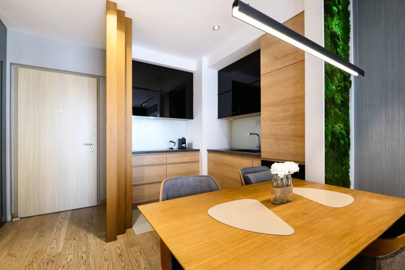 Aurora 401 Apartment – photo 3