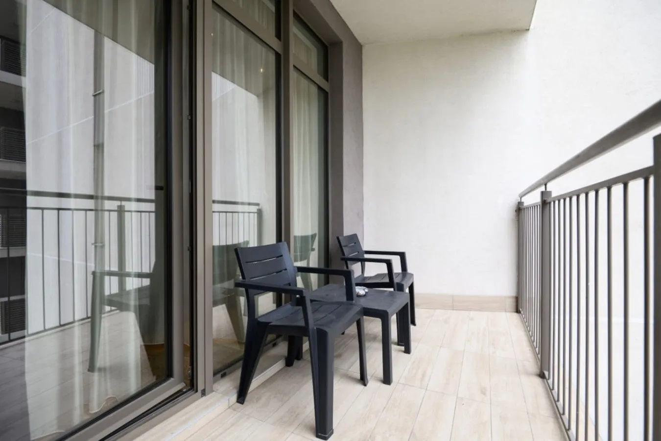 Aurora 401 Apartment – photo 17