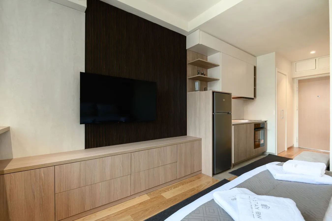 Park View 2010 studio – photo 3